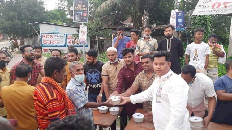 সুনামগঞ্জে অসহায় মানুষদের ইফতার দিলেন ছাত্রদল নেতা নাঈম