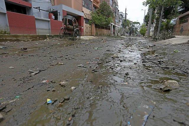 সিলেট এবার কাদামাটি আর আবর্জনার দুর্ভোগ