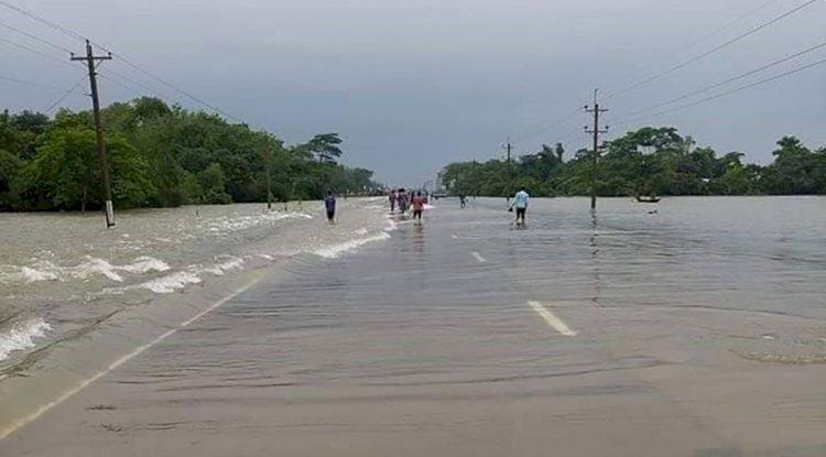 সিলেটে বন্যার পানি রানওয়েতে, বিমান ওঠা নামা বন্ধ
