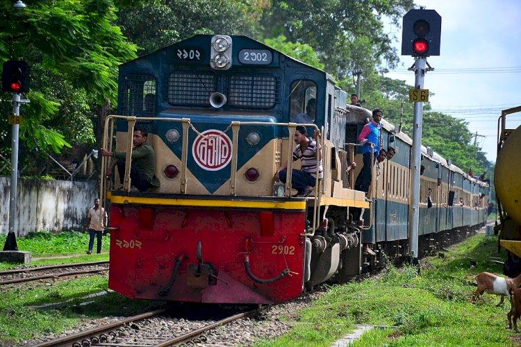 ট্রেনের কাটা পড়ে যুবক নিহত